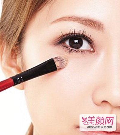 脸部遮瑕的化妆方法 教你如何遮瑕让皮肤更光洁